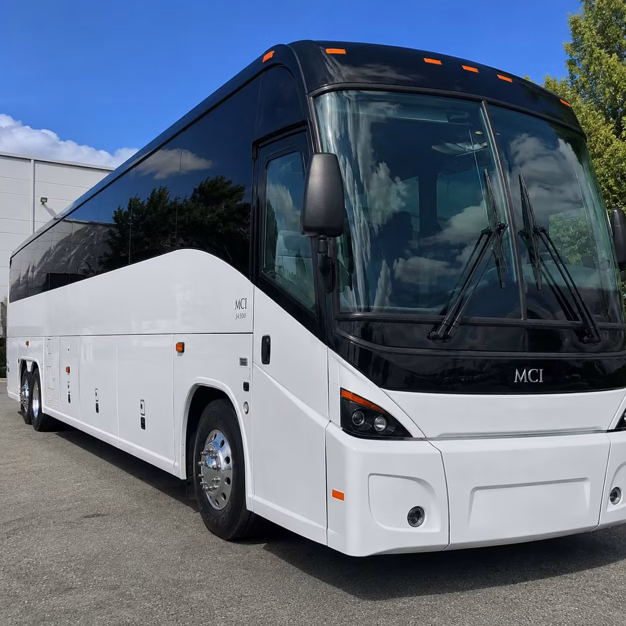 corporate groups and convention groups rely on miramar airport shuttles